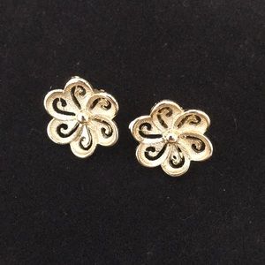Gorgeous Vintage Gold Tone Clip Earrings